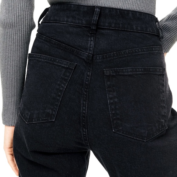 NWOT H&M Black Slim Mum High Ankle Jeans Size 6 -8 $30 (RRP $40)๐๏ธ๐. - Picture 8 of 8